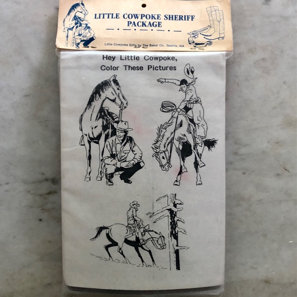 Vintage LITTLE COWPOKE SHERIFF PACKAGE: Metal and leather Spurs & Metal Badge - Picture 2 of 9